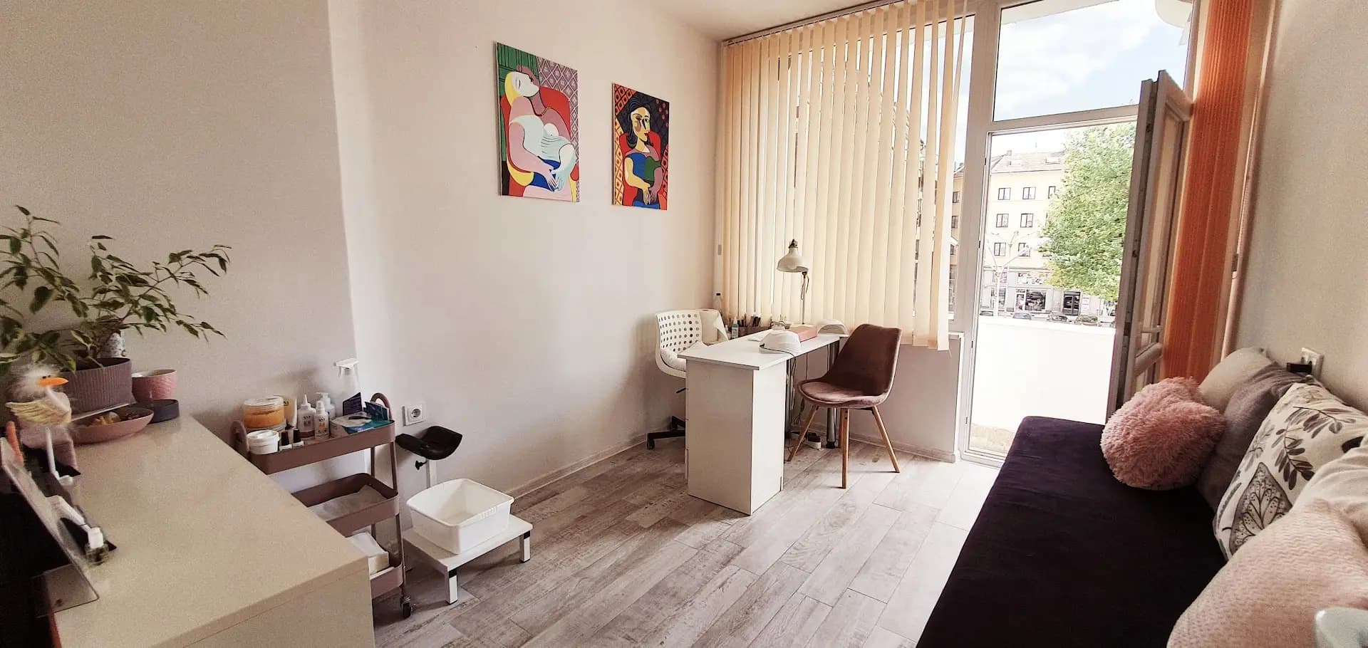 CONTRAST nail salon Габрово / No name studio