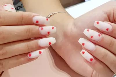 CONTRAST nail salon Габрово / No name studio