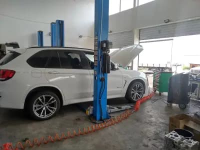 "BMW"-сервиз и части
