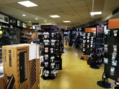YAMAHA Music store / Музикален магазин