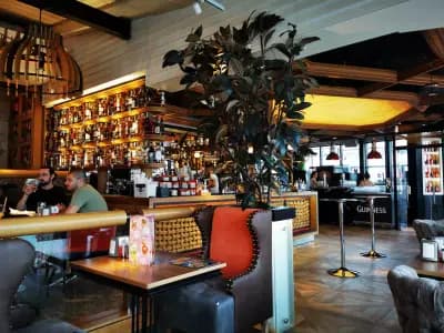 Happy Bar & Grill Varna Morska Gara