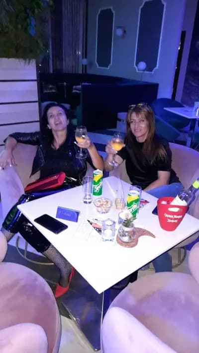 Karamela Coffee & Club