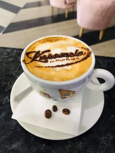 Karamela Coffee & Club