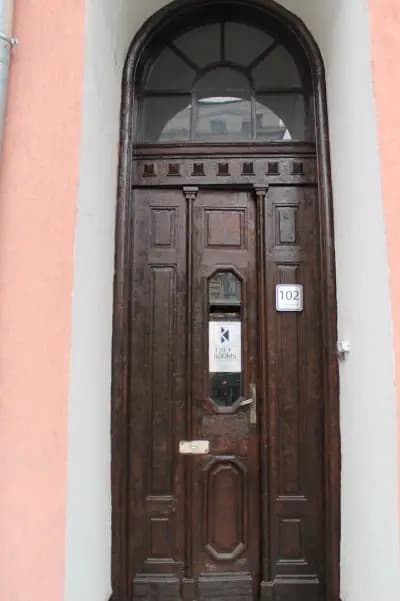 3 KEY Rooms I: "DETECTIVE" and "MaTRICK" Escape Games