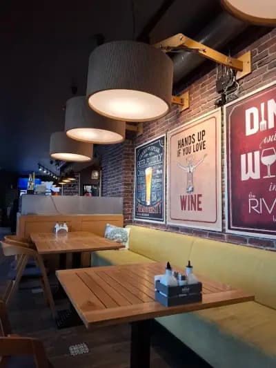 The River bar & dinner