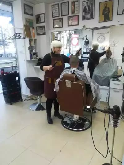 Фризьорско Студио Тя и Той