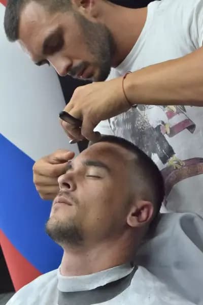 HeadHunters Barbershop