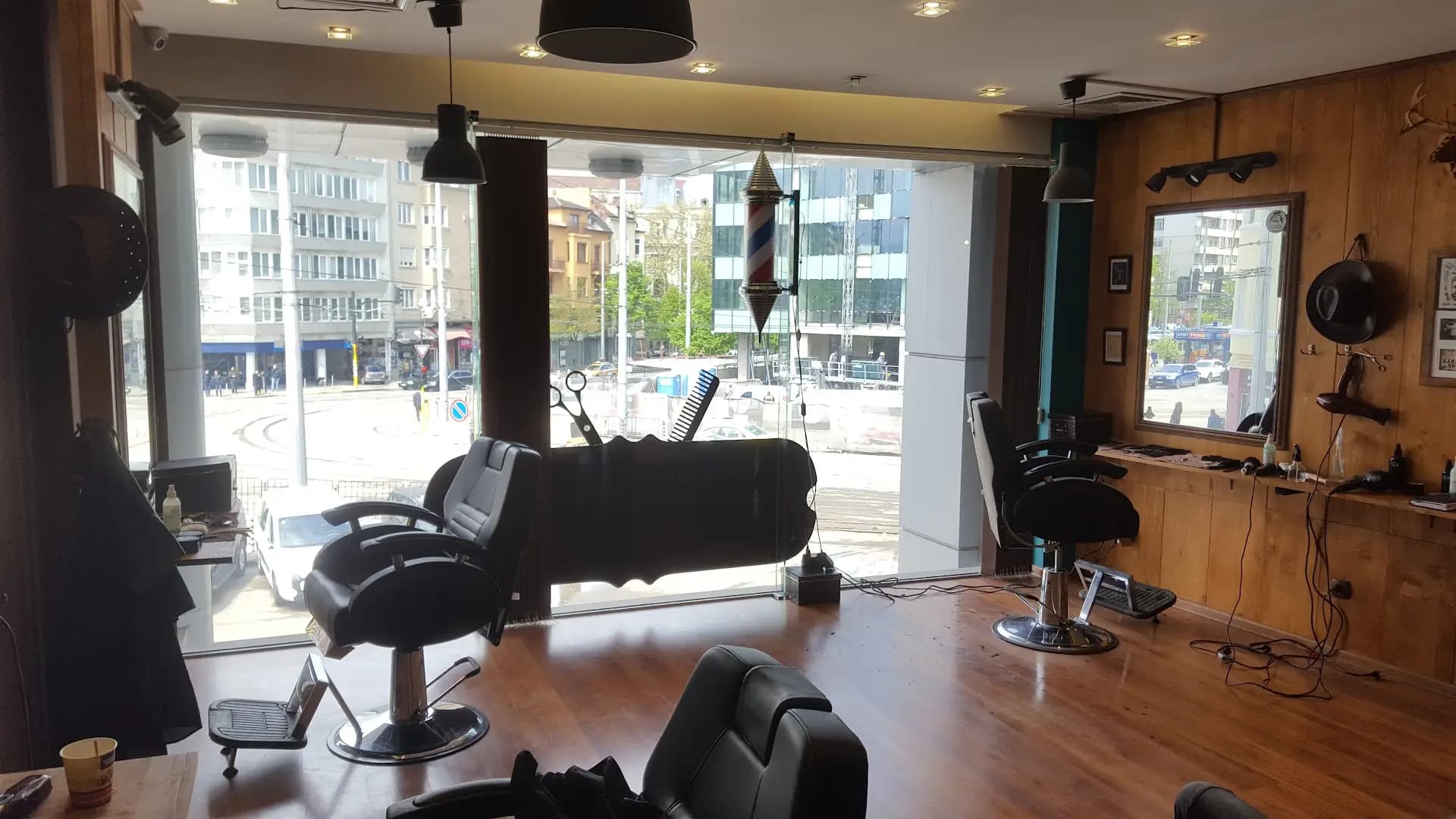 HeadHunters Barbershop