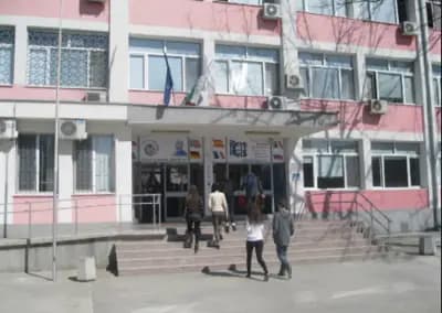 Езикова гимназия „Иван Вазов“