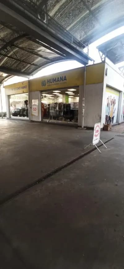 магазин Humana second hand