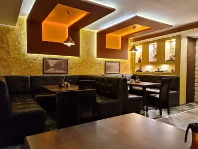 Пицария „УНО“