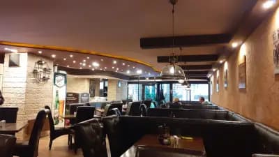 Пицария „УНО“