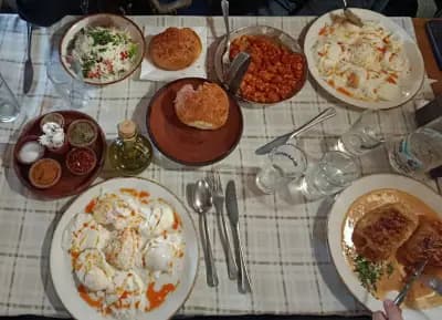 Подъ липите