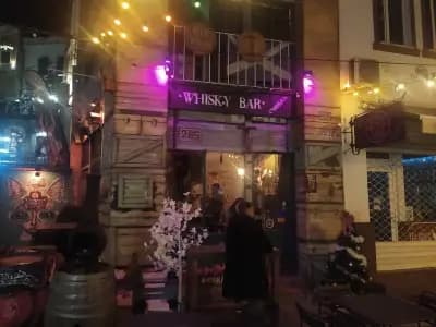 СандъкЪ Whisky & Gin bar