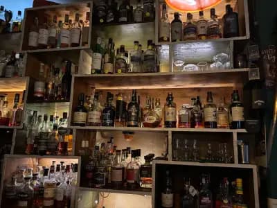 СандъкЪ Whisky & Gin bar