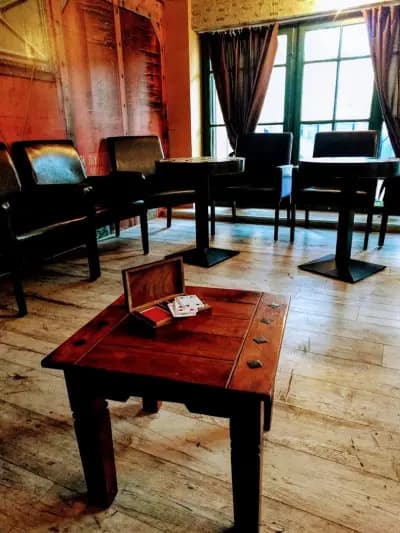 СандъкЪ Whisky & Gin bar