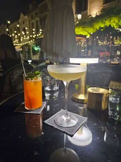ANYWAY cocktail bar