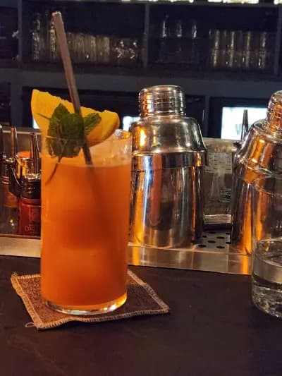 ANYWAY cocktail bar