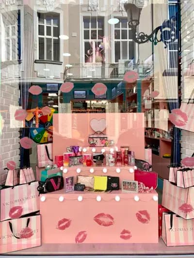 Магазин за козметика “Beauty Land”