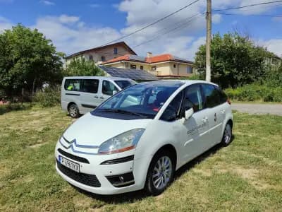 RENT A CAR from Ruse І Леки автомобили 4+1 и пътнически бусове 8+1под наем І Пътнически транспорт, медицински, багаж