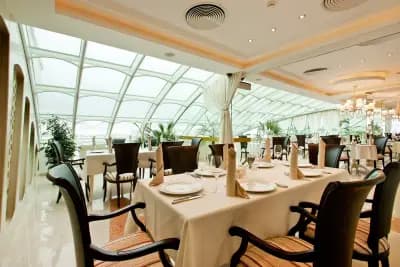 Earth & People Hotel & SPA - Free Parking