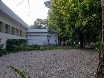 51 средно училище „Елисавета Багряна“