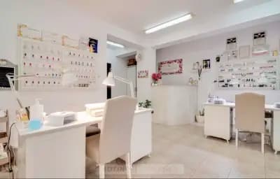 Hri Colors Salon - Курсове по маникюр Стара Загора