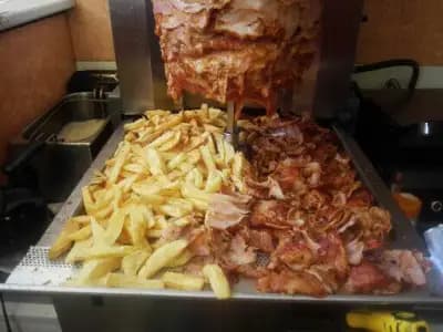 "Вкусно" дюнер и пица