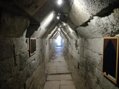 Тракийска куполна гробница храм Мезек