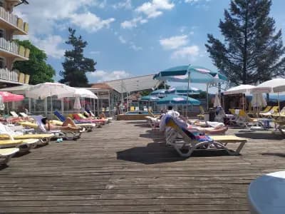 Балнео и Спа хотел Аура