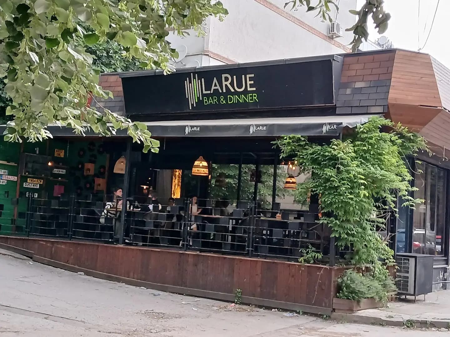LaRue Bar&Dinner