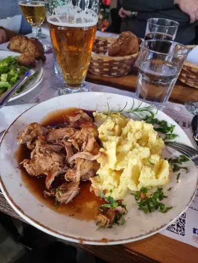 LaRue Bar&Dinner