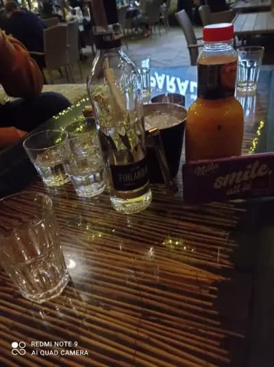 Paradise Bar & Dinner