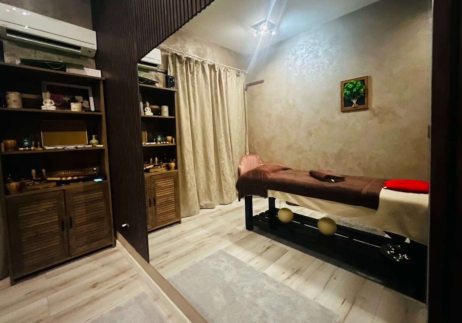 Mystic beauty & SPA- масажи, лазерна епилация, антицелулитен масаж, карбонов пилинг,