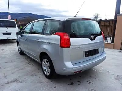 Автокъща М и М Кар