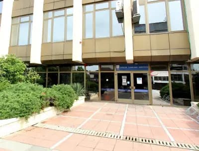 Американски университет в България - главна сграда