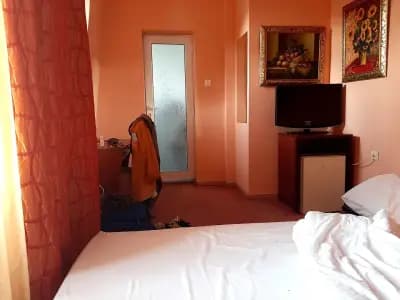 Family Art Hotel Gallery