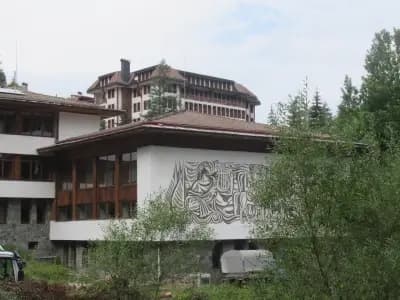 Национално училище за фолклорни изкуства „Широка лъка“