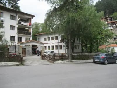 Национално училище за фолклорни изкуства „Широка лъка“