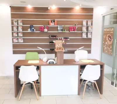 Nail Salon Dafi