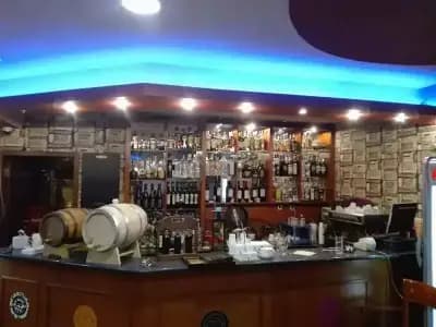 Семеен Хотел Българи