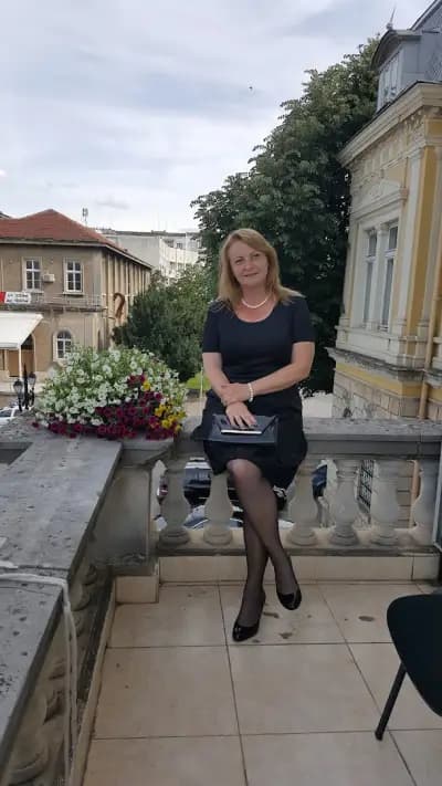 Адвокат Вяра Драгнева