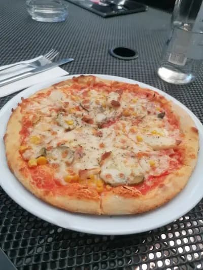 Red Hot Pizza