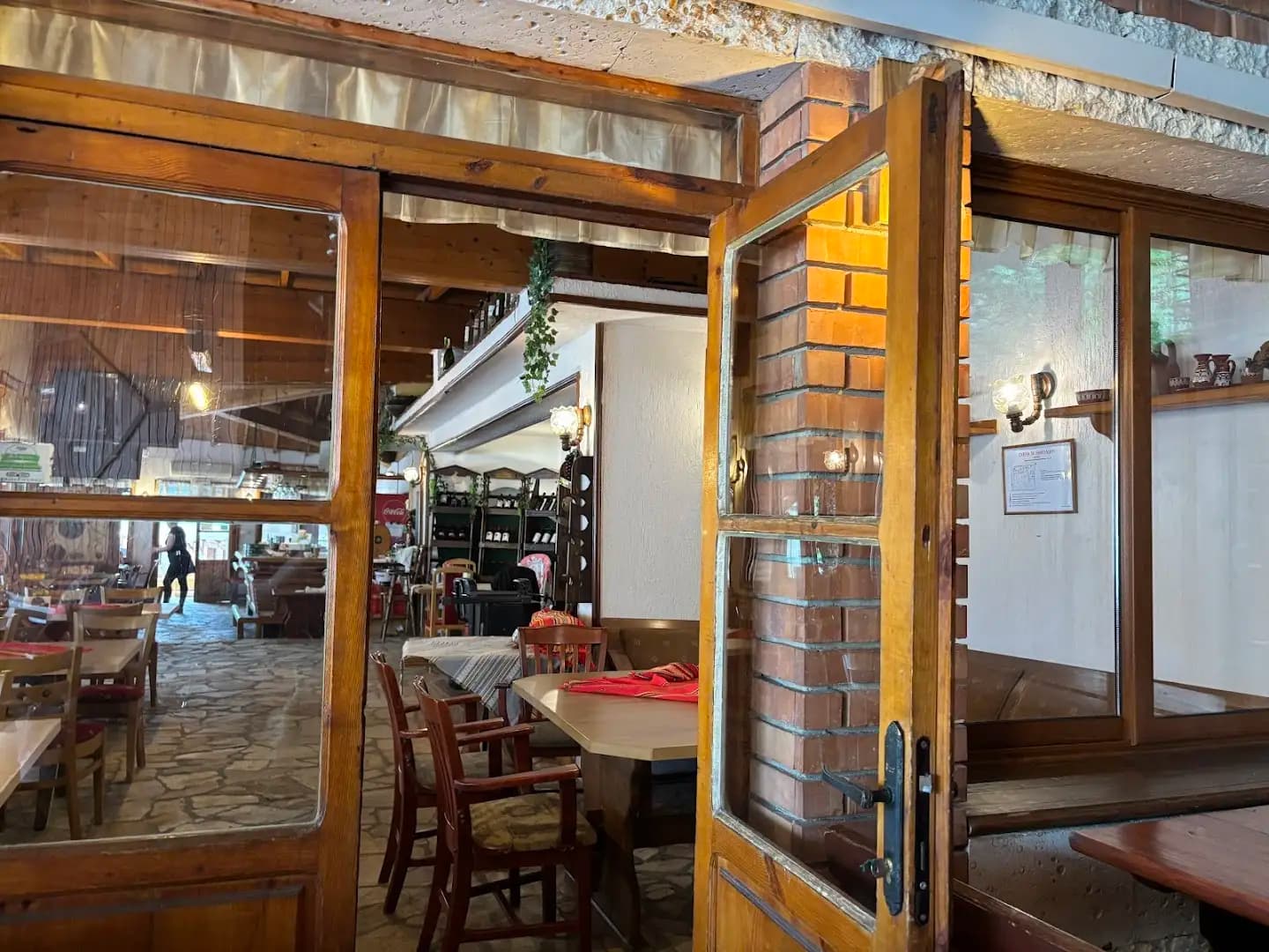 Restaurant "Old Oak" / "Staria Dab"