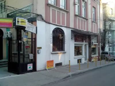 Shakespeare & Friends Bookshop, Книжарница Шекспир и приятели