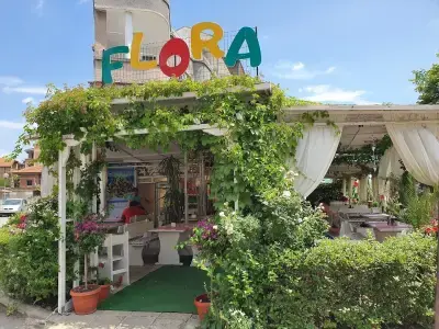 Flora Bar & Food