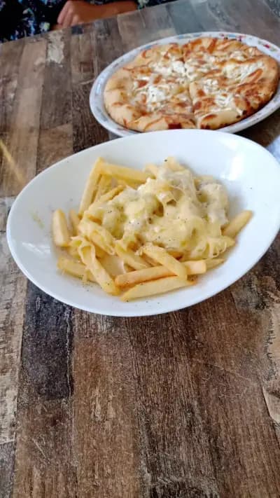 Jersey | Пицария Бургас | Вкусни пици | Градина | Доставка на храна