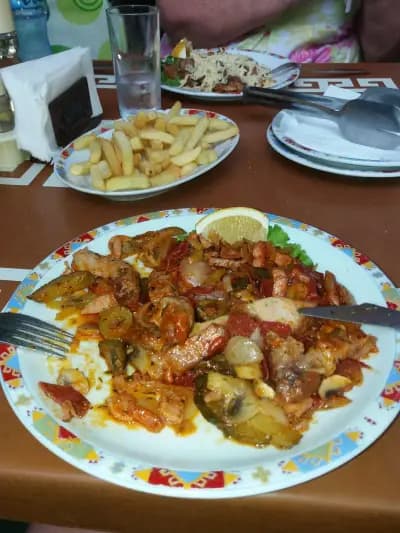 Jersey | Пицария Бургас | Вкусни пици | Градина | Доставка на храна