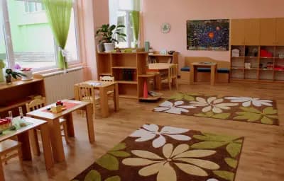 Частно Основно Училище "Д-р Мария Монтесори"