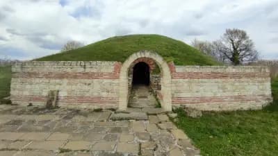 Антична куполна гробница "Кухата могила"